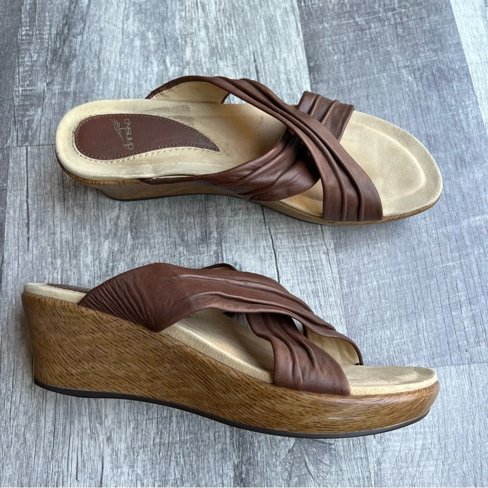 Dansko Brown Neeci Wedge Cross Strap Sandals Size 41 Leather upper / Lining